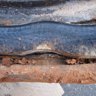 Up-close image of a bad "pinched" gasket.