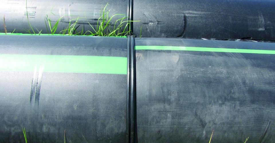 HDPE utilizes a butt-welded system that leaves a distinct lip, inside and outside the pipeline.