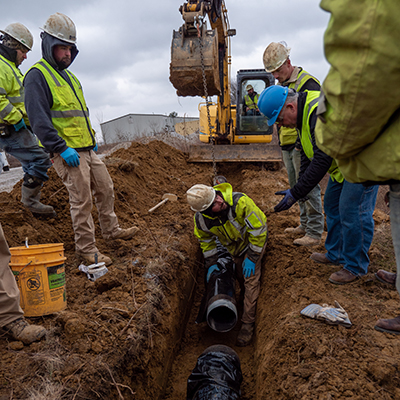 Jerry Regula instructs crews during on-site job training in Massillon, Ohio.