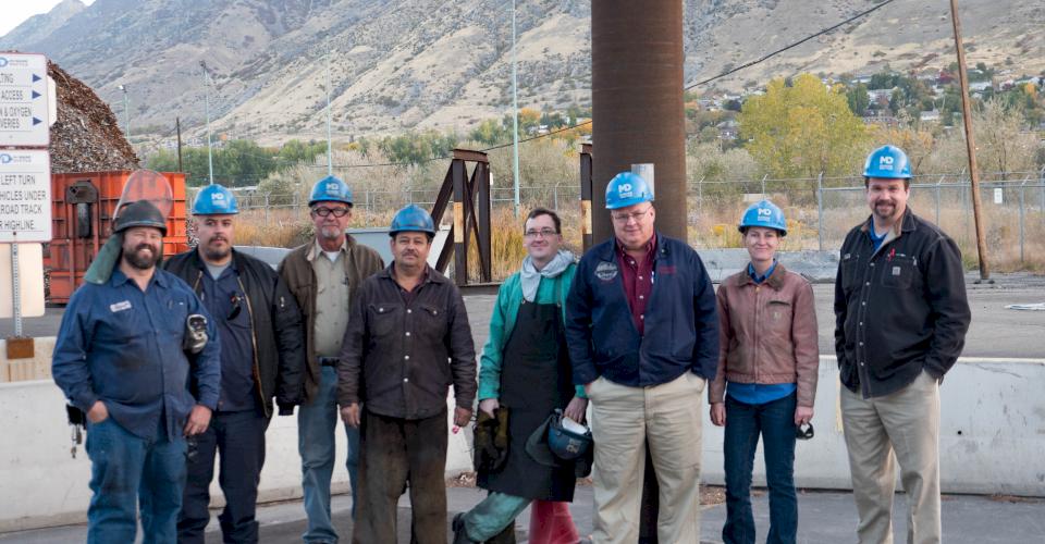 Pictured: McWane Ductile-Utah's Steve Jensen, Octavio Garcia, Randy Hanks, Juan Godenez, Justin Peck, Joe Carter, Holly Hurst, Davy Crockett – 2017 P2C WDITOT Award for Wood Dunnage Reduction.