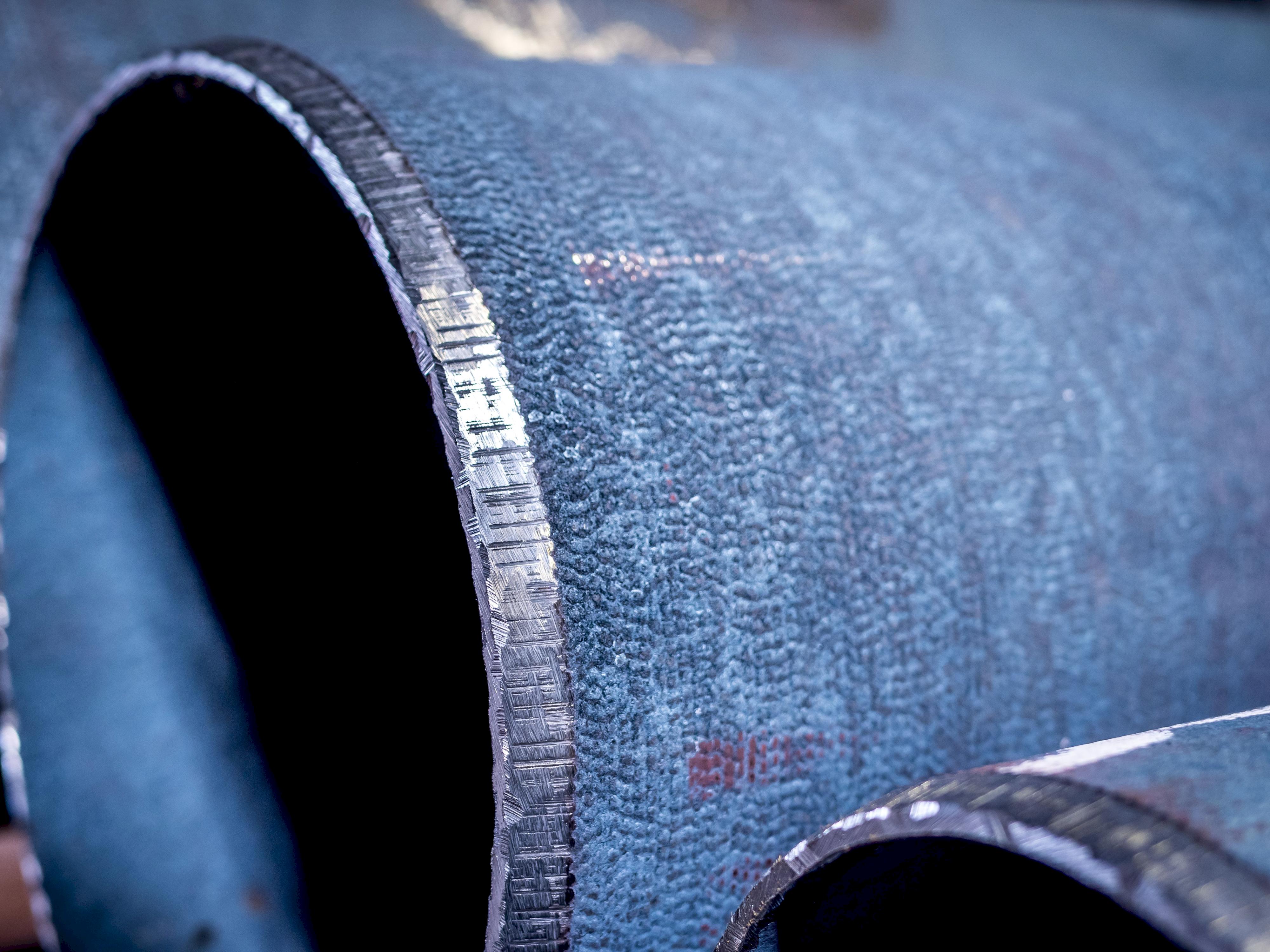 Cutting ductile iron pipe