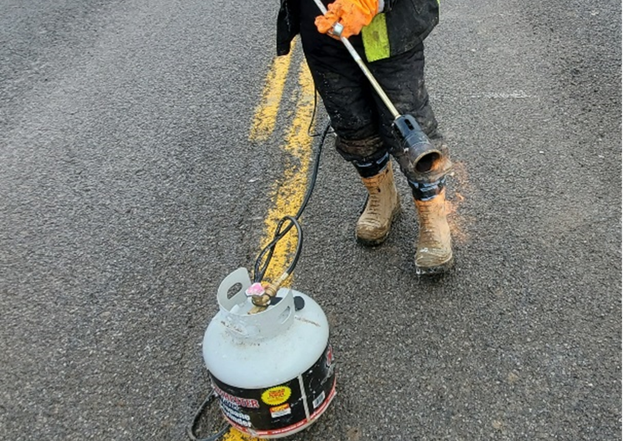 The melting of rubber gaskets is never recommended.