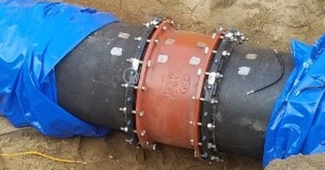 Take special care around sharp edges of retainer glands or bolts, etc., when wrapping the pipe.