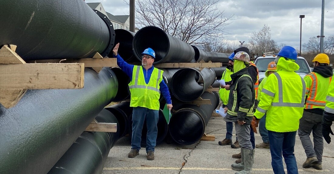 McWane Ductile Technical Services Specialist Cory Humphreys, provides job start-up instruction.