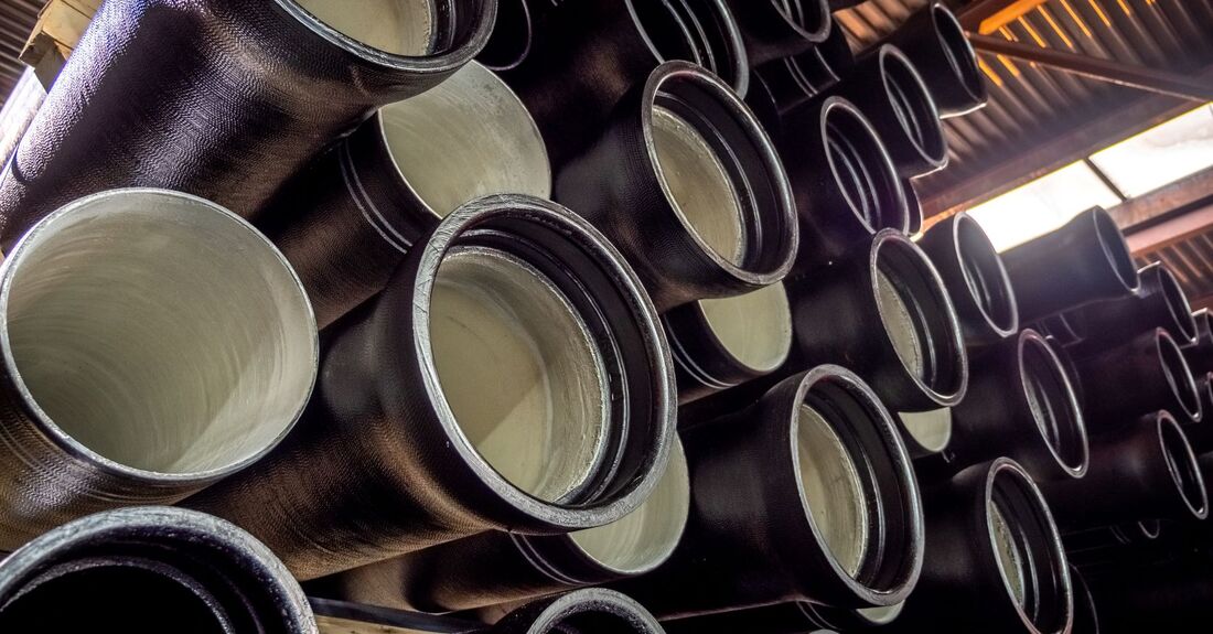 Cement mortar linings, with or without sealcoat, prevent tuberculation regardless of water chemistry.