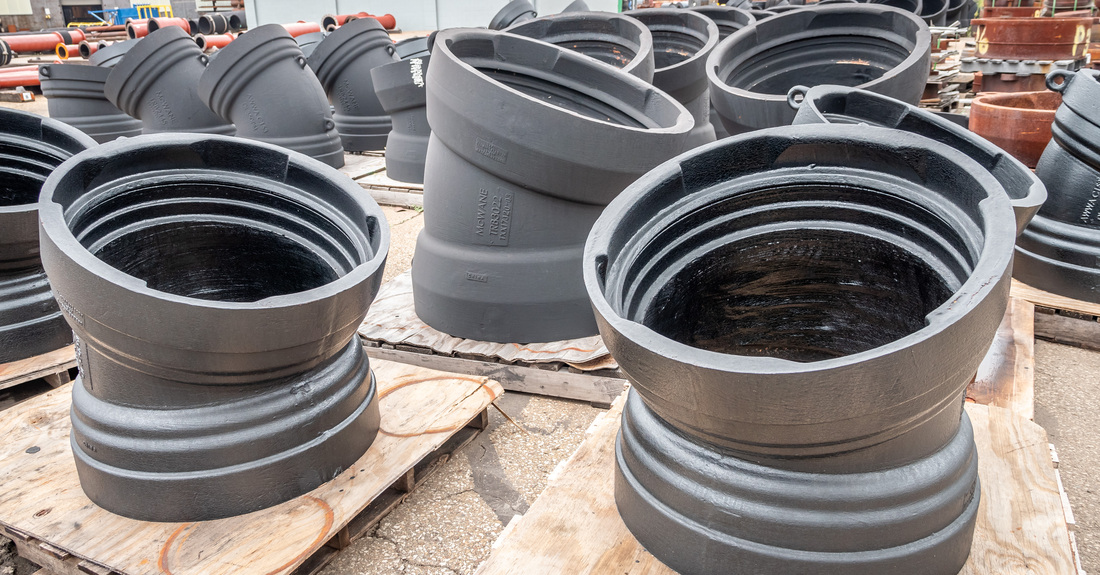 Fittings should be stored on a pallet or dry surface with the bell facing up.